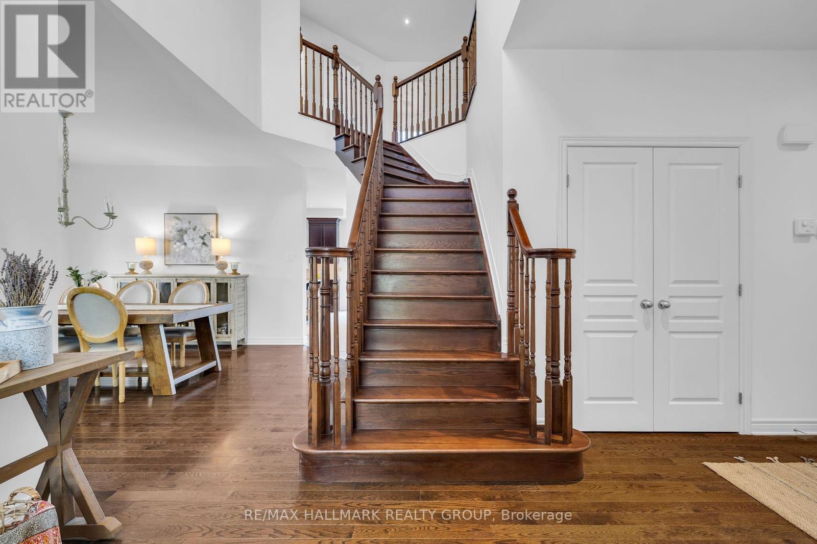 451 LANDSWOOD WAY