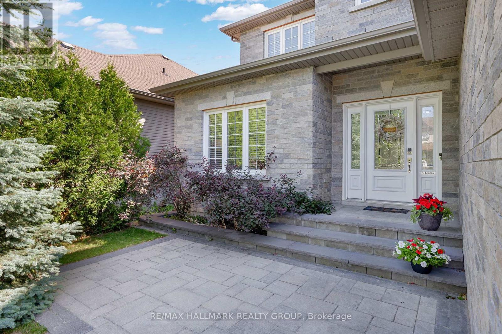 451 LANDSWOOD WAY