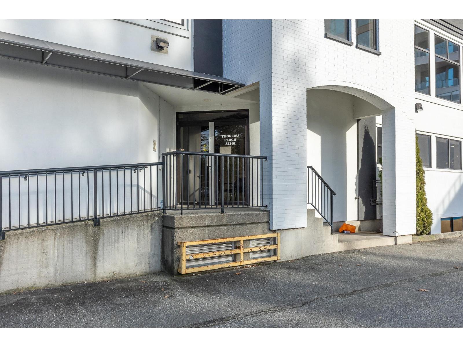 202 32310 SOUTH FRASER WAY