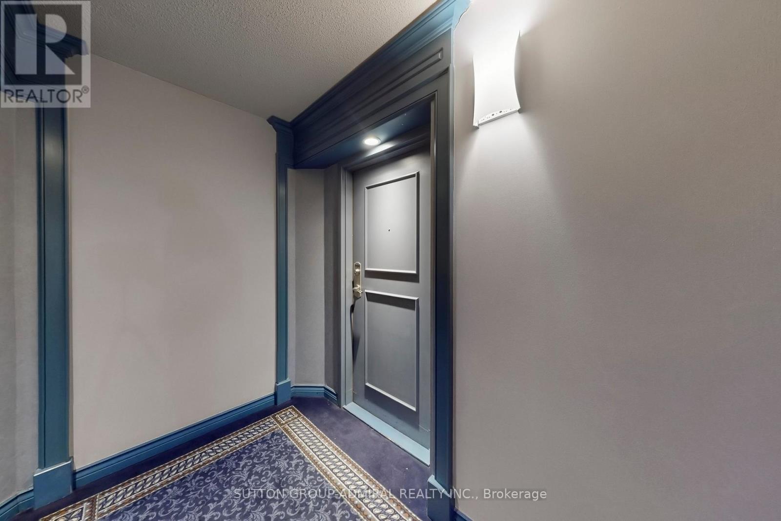 PH208 - 81 TOWNSGATE DRIVE