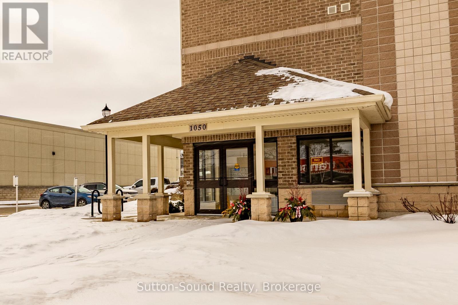 108 - 1050 1ST AVENUE W