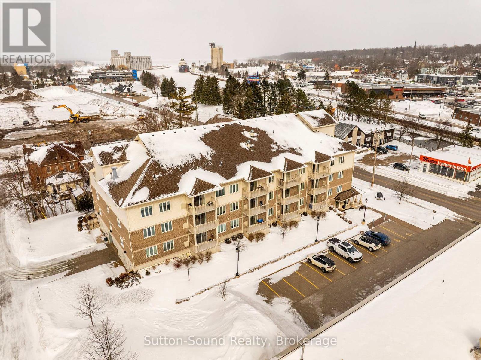 108 - 1050 1ST AVENUE W