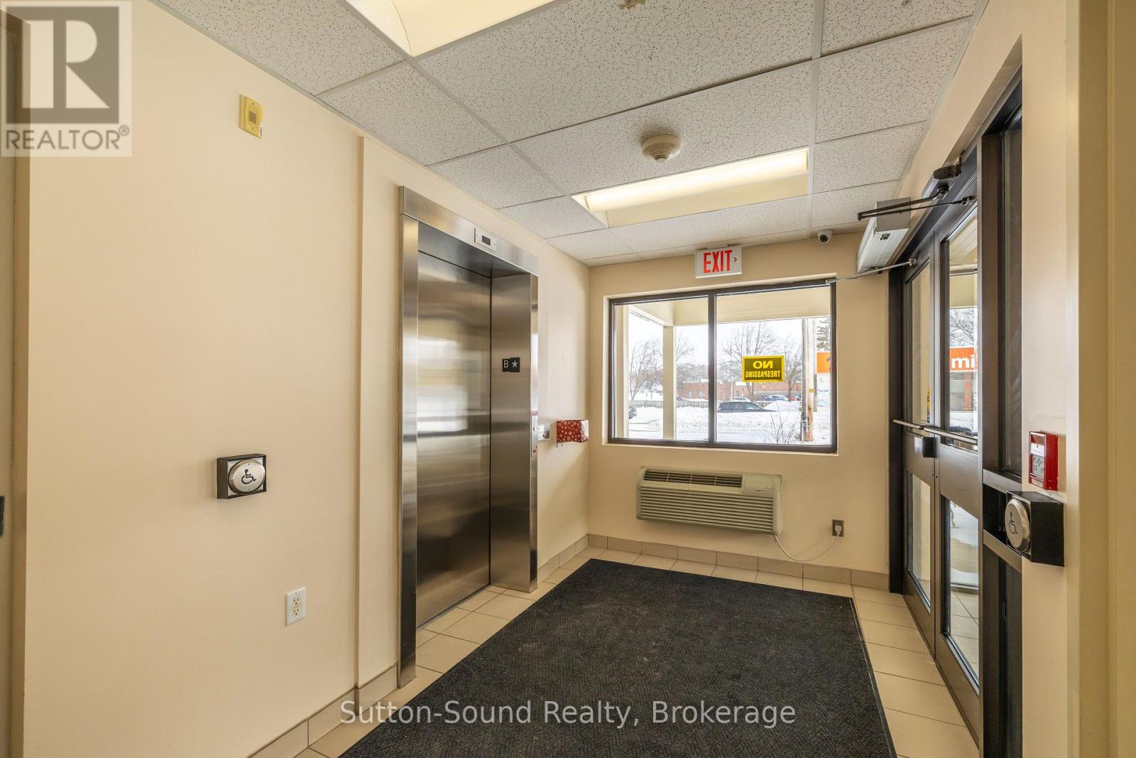 108 - 1050 1ST AVENUE W