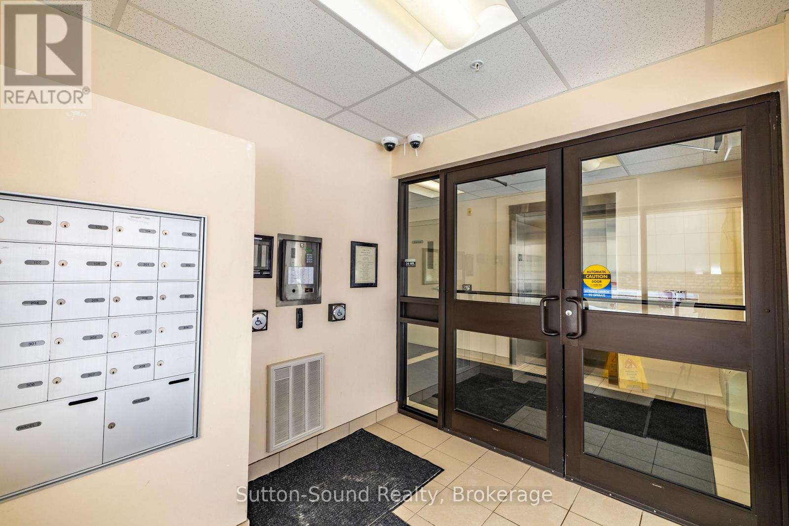 108 - 1050 1ST AVENUE W