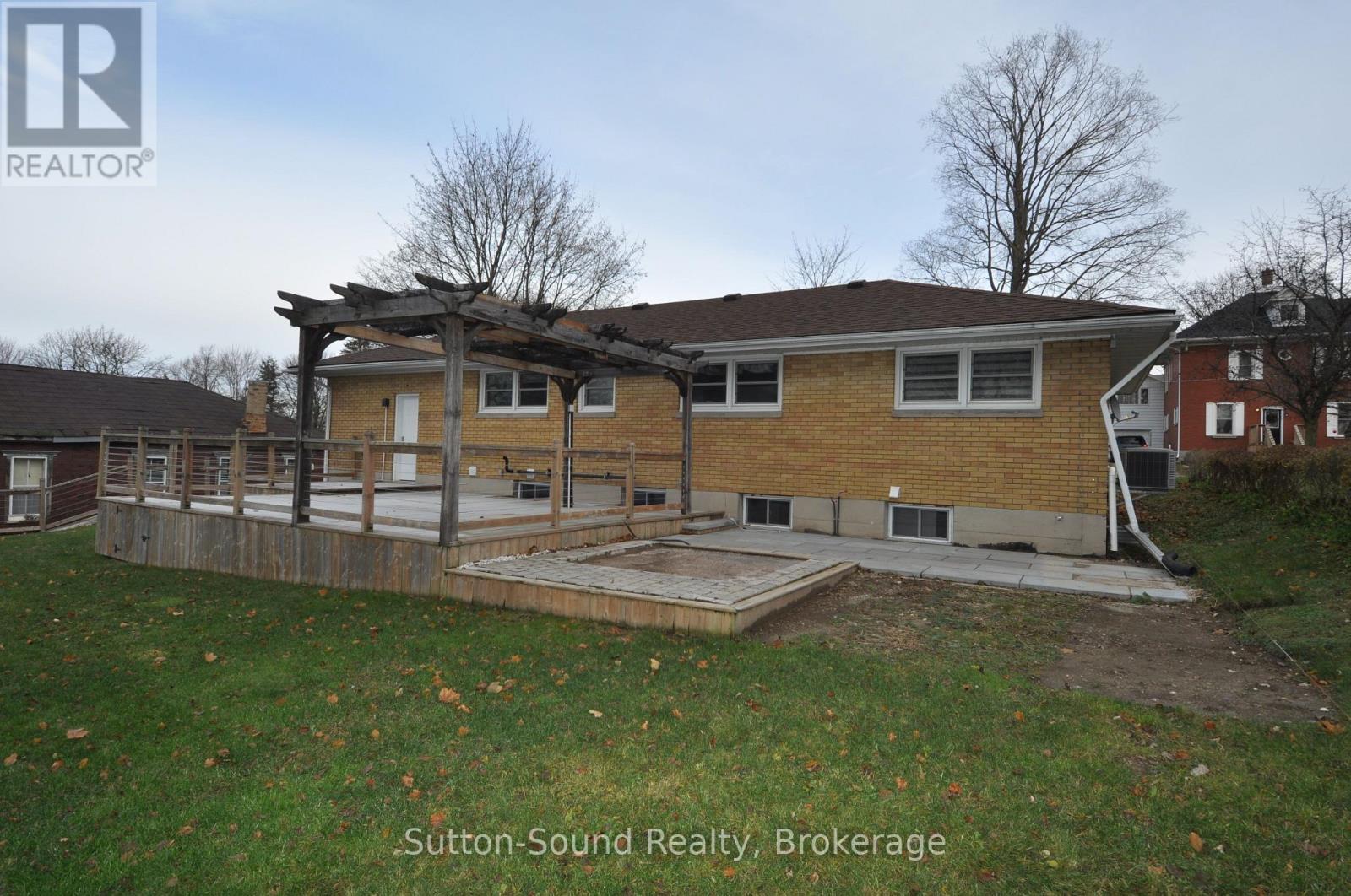 10 BROWNLEE STREET S