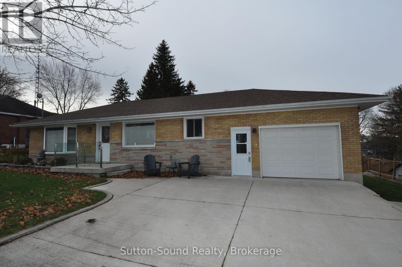 10 BROWNLEE STREET S