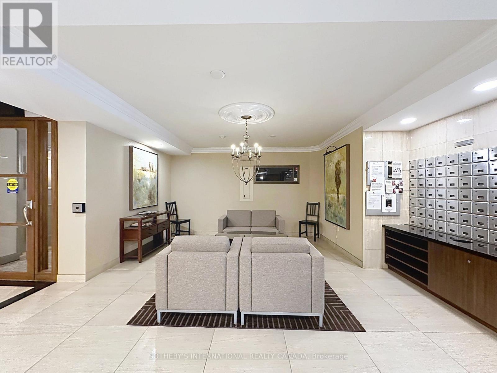 204 - 245 THE DONWAY W