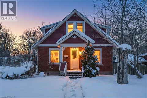 5537 PRINCE EDWARD Avenue Niagara Falls ON L2G5H7