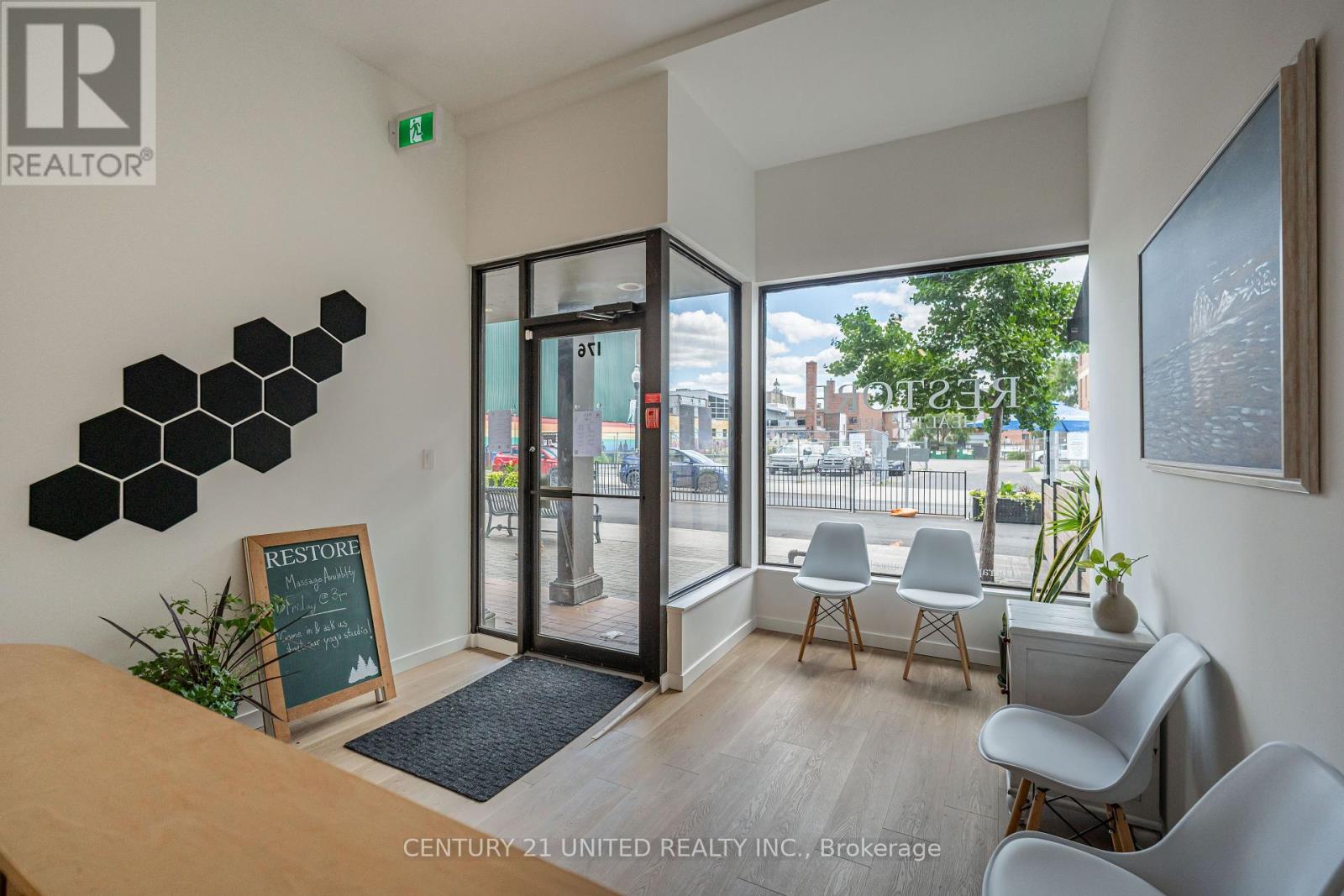 174-176 HUNTER STREET W