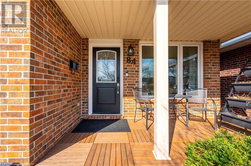 84 SANDRA Crescent
