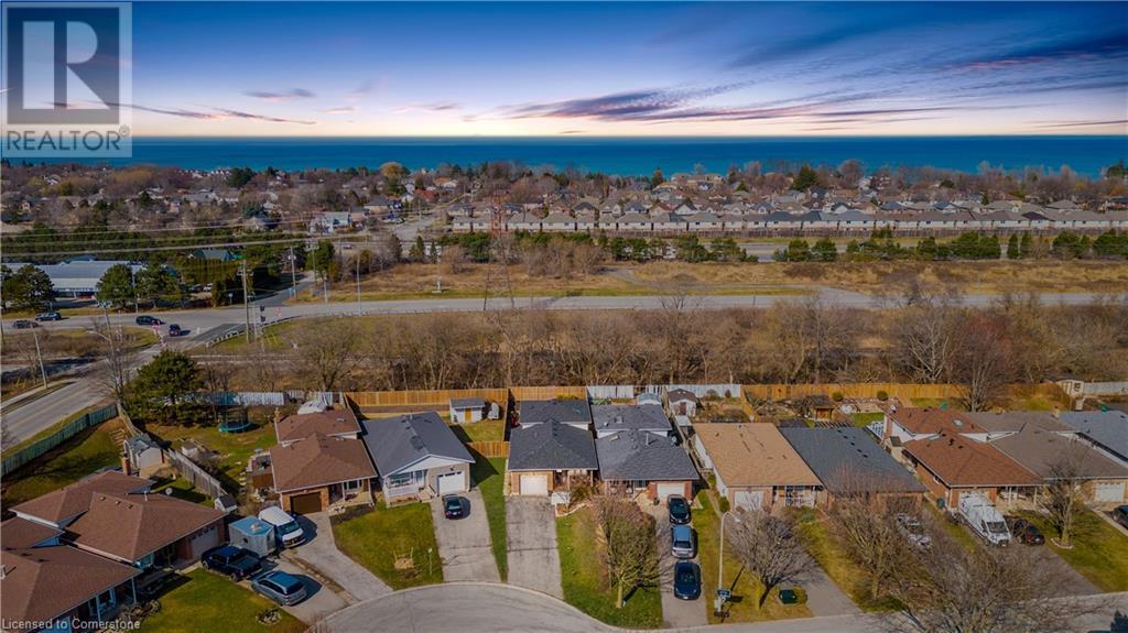 84 SANDRA Crescent