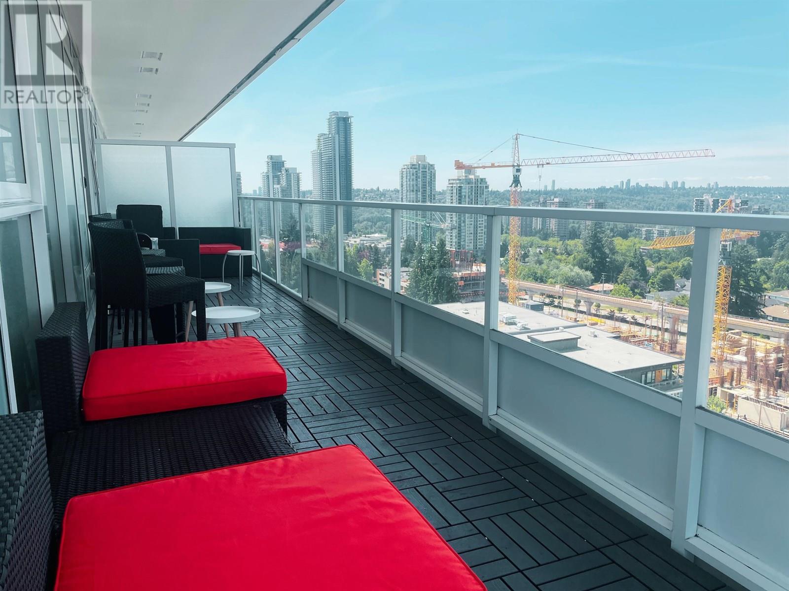 1304 525 FOSTER AVENUE