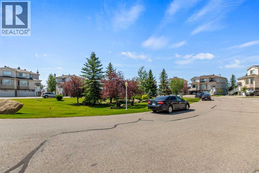 116 Country Hills Gardens NW