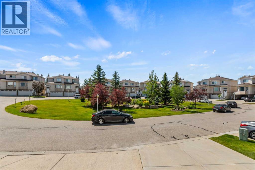 116 Country Hills Gardens NW