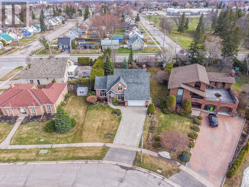 9 Alworth PL