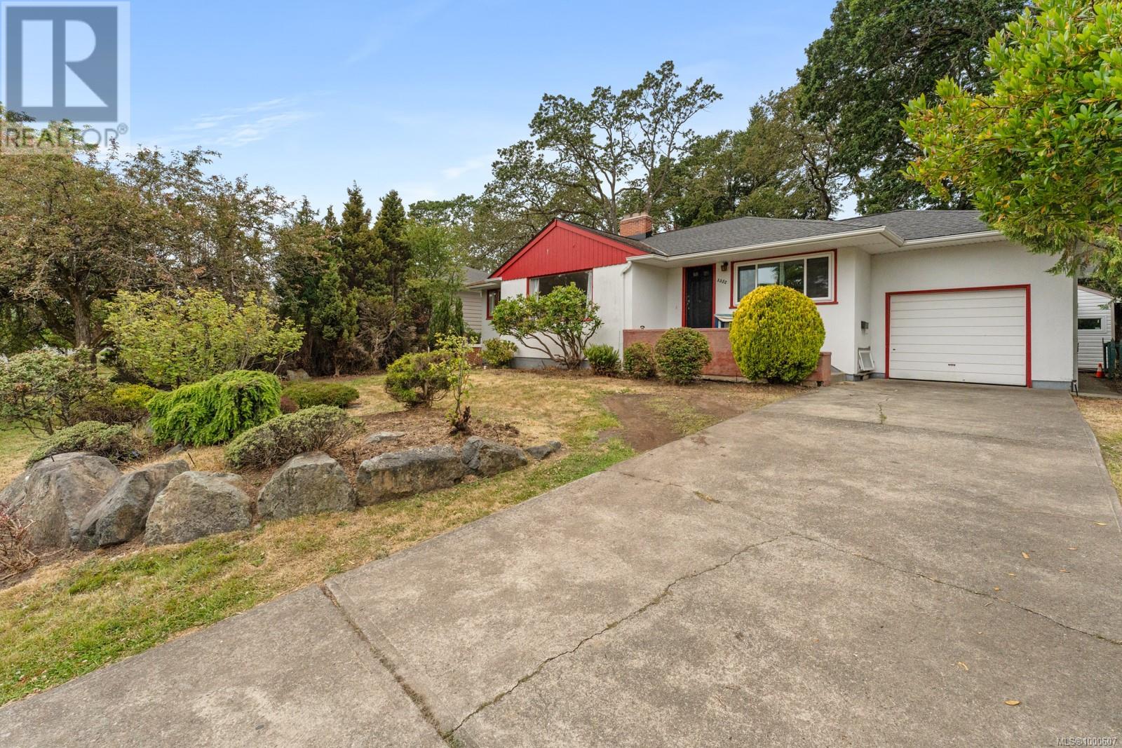 3352 Henderson Rd