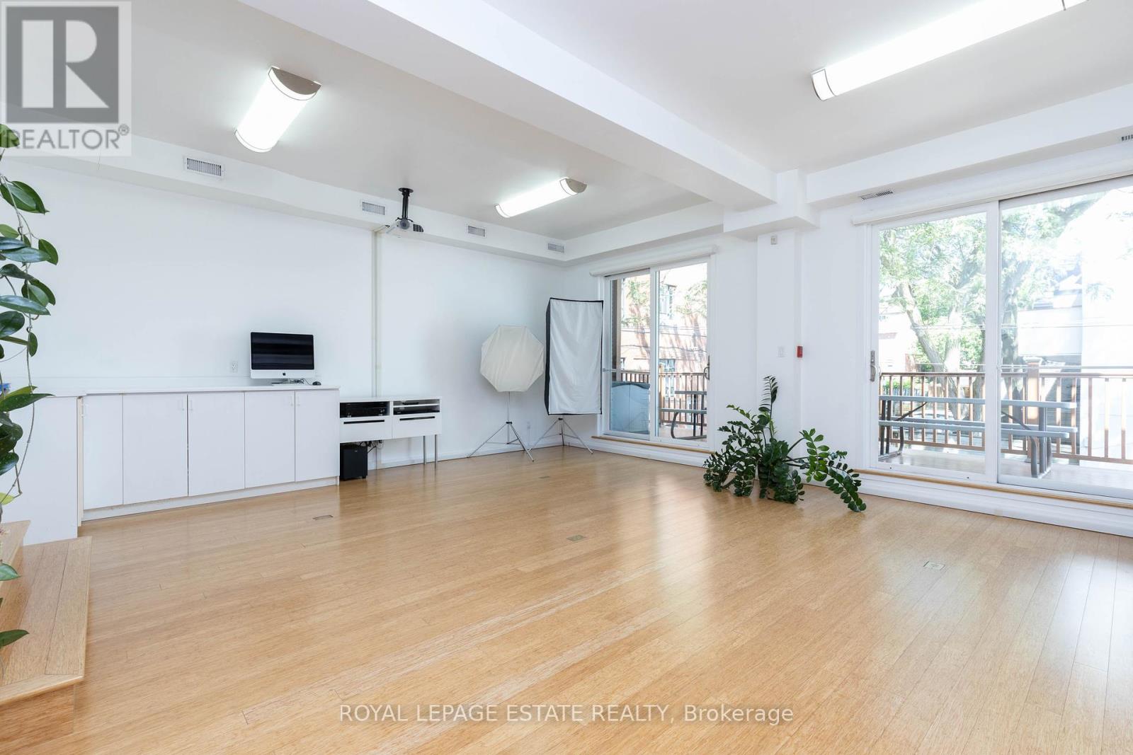 432/434 QUEEN STREET E
