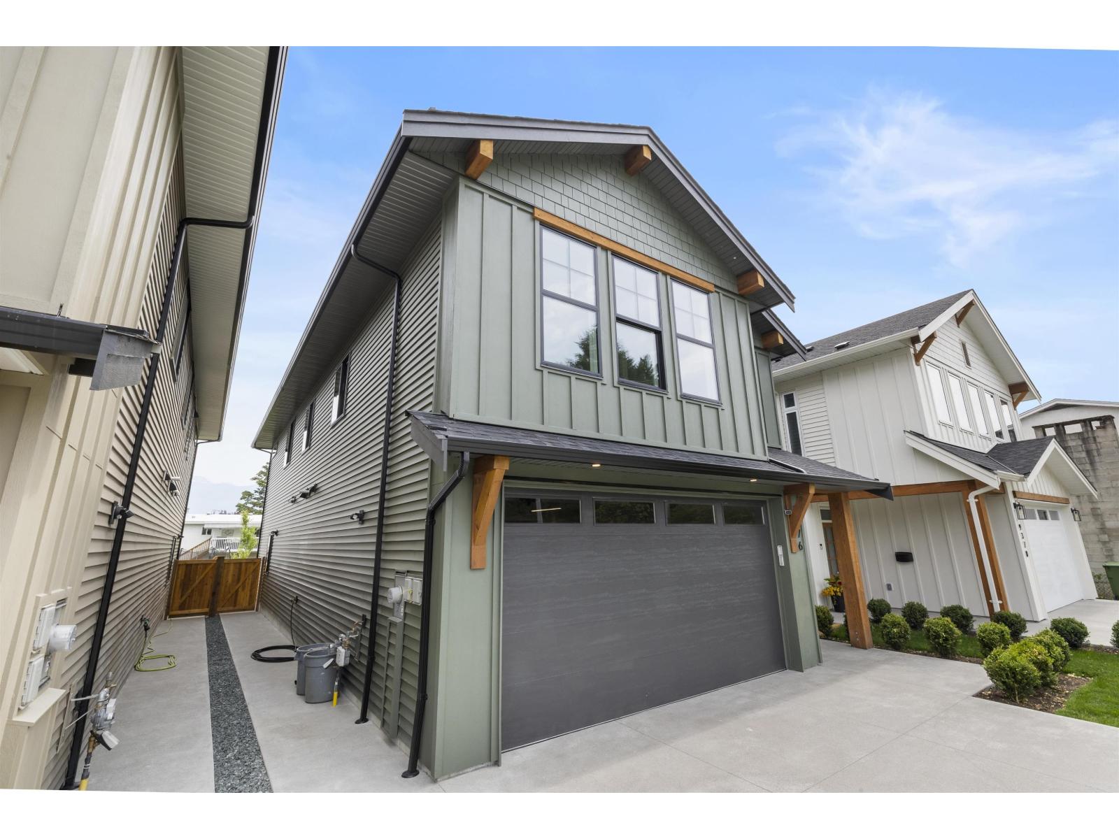 9376 MCNAUGHT ROAD|Chilliwack Proper East