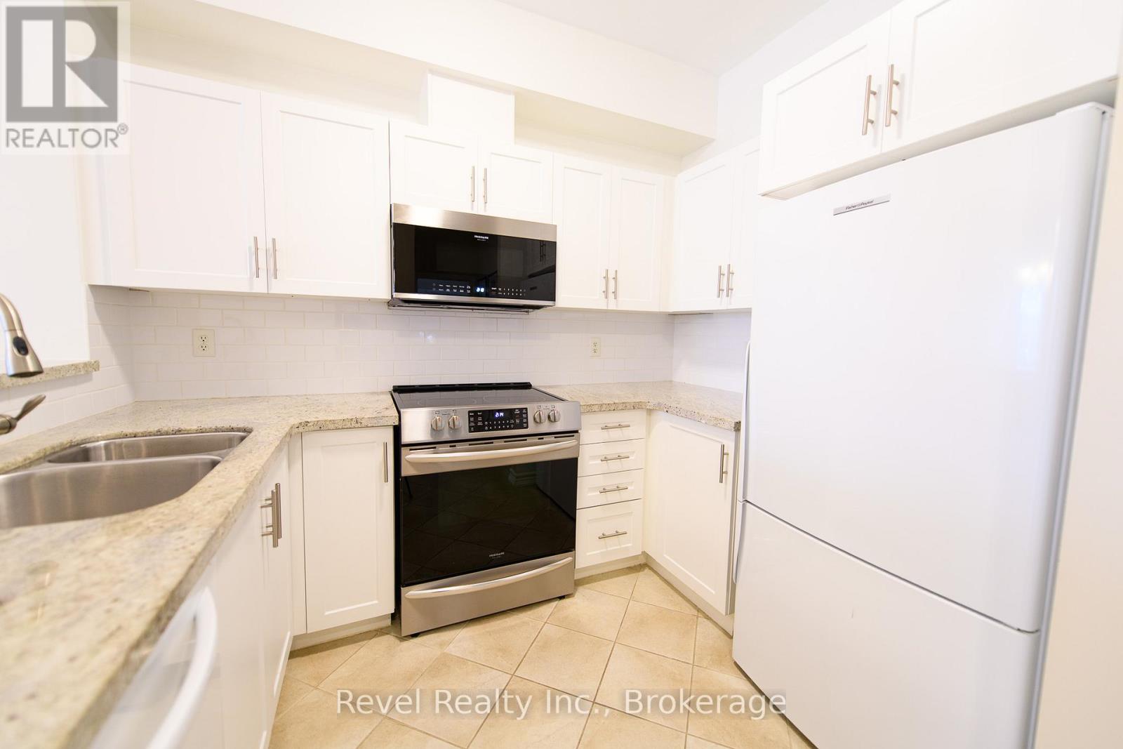 19 - 110 NAPIER STREET W