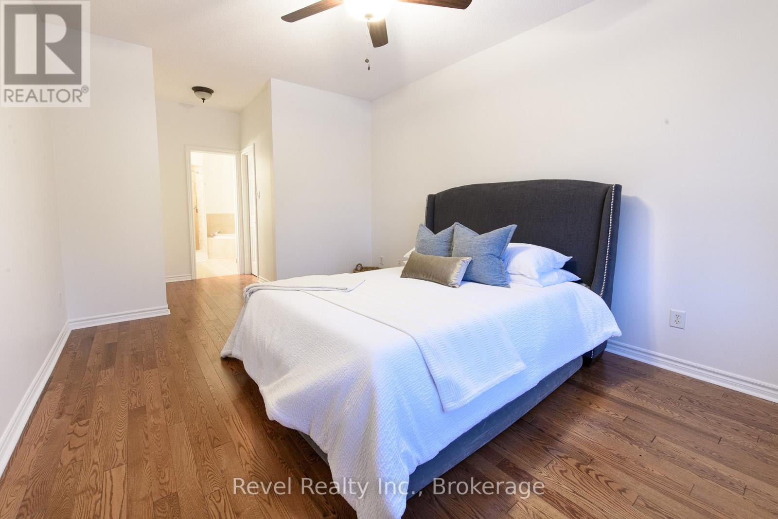 19 - 110 NAPIER STREET W