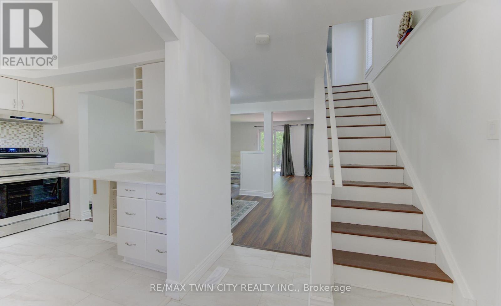 32 ENFIELD DRIVE