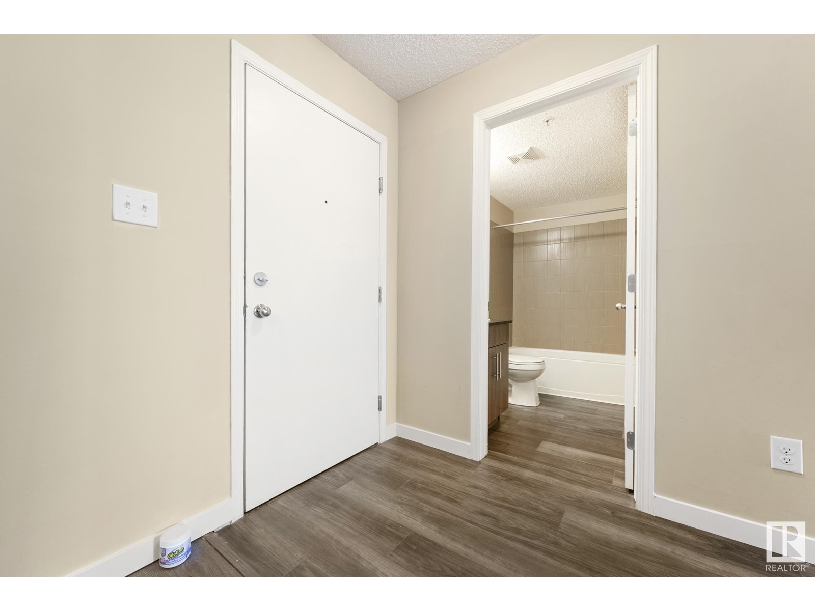 #107 11803 22 AV SW