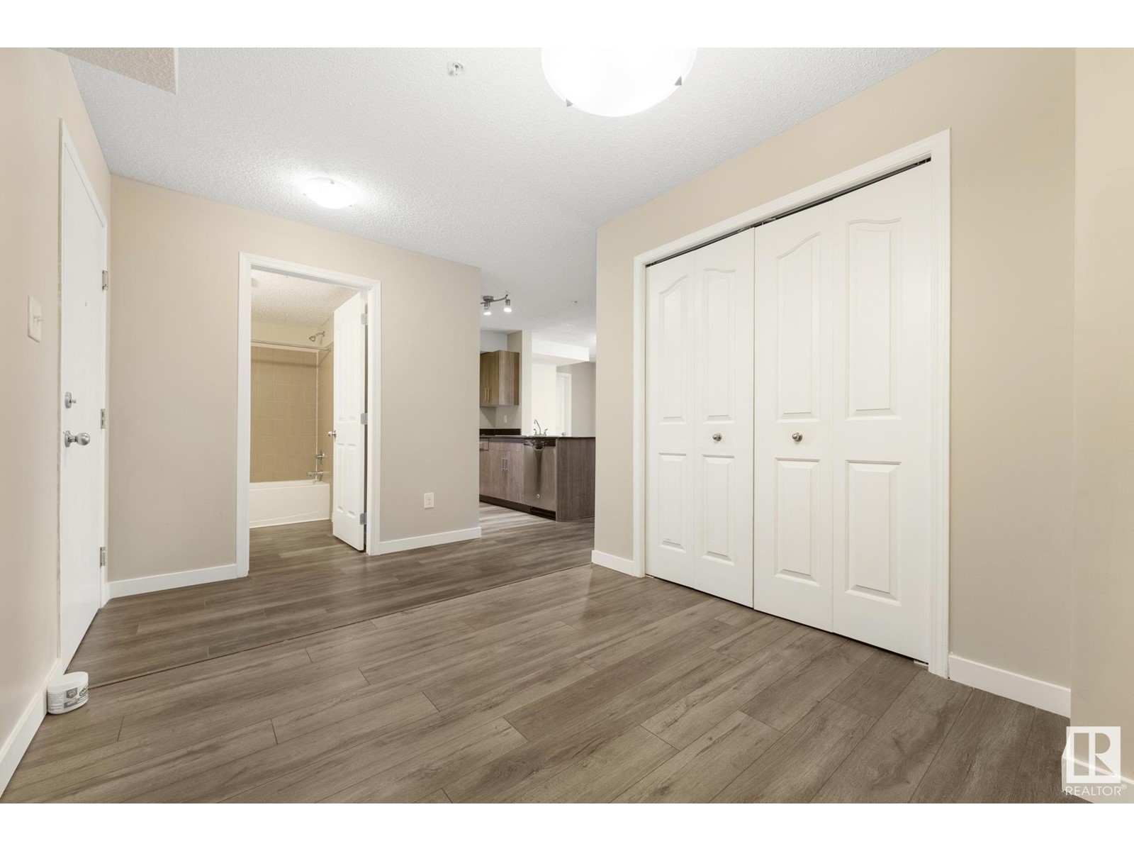 #107 11803 22 AV SW