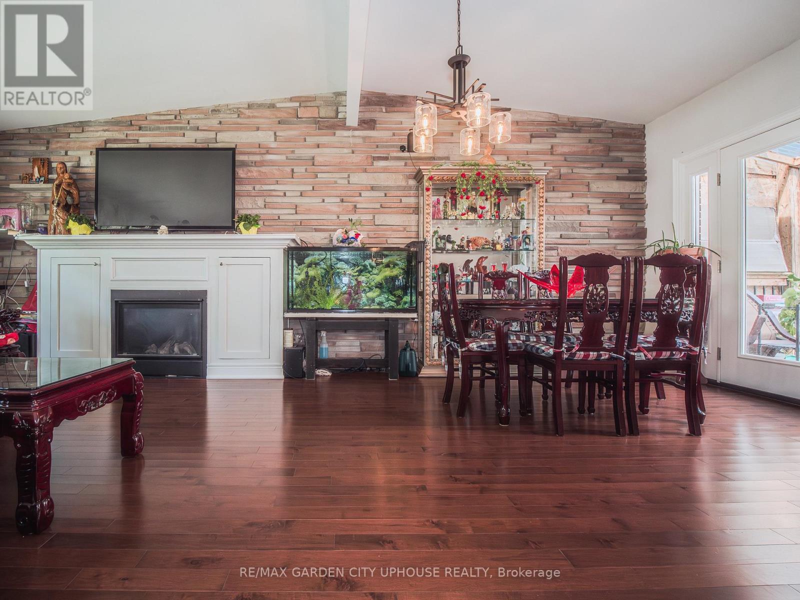 33 PARNELL ROAD N
