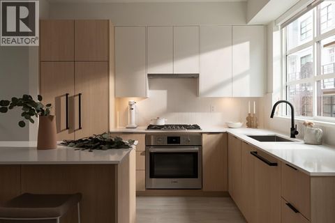 125 2045 HERITAGE PARK LANE North Vancouver BC V7H0E3