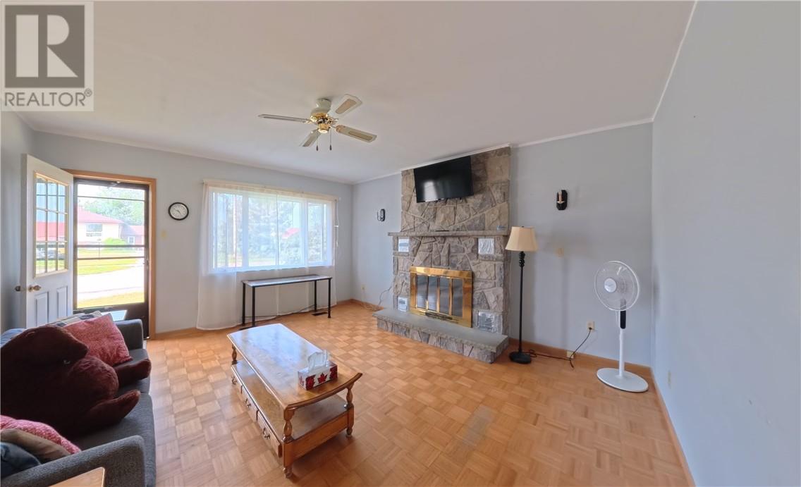 49 Wilson Street E
