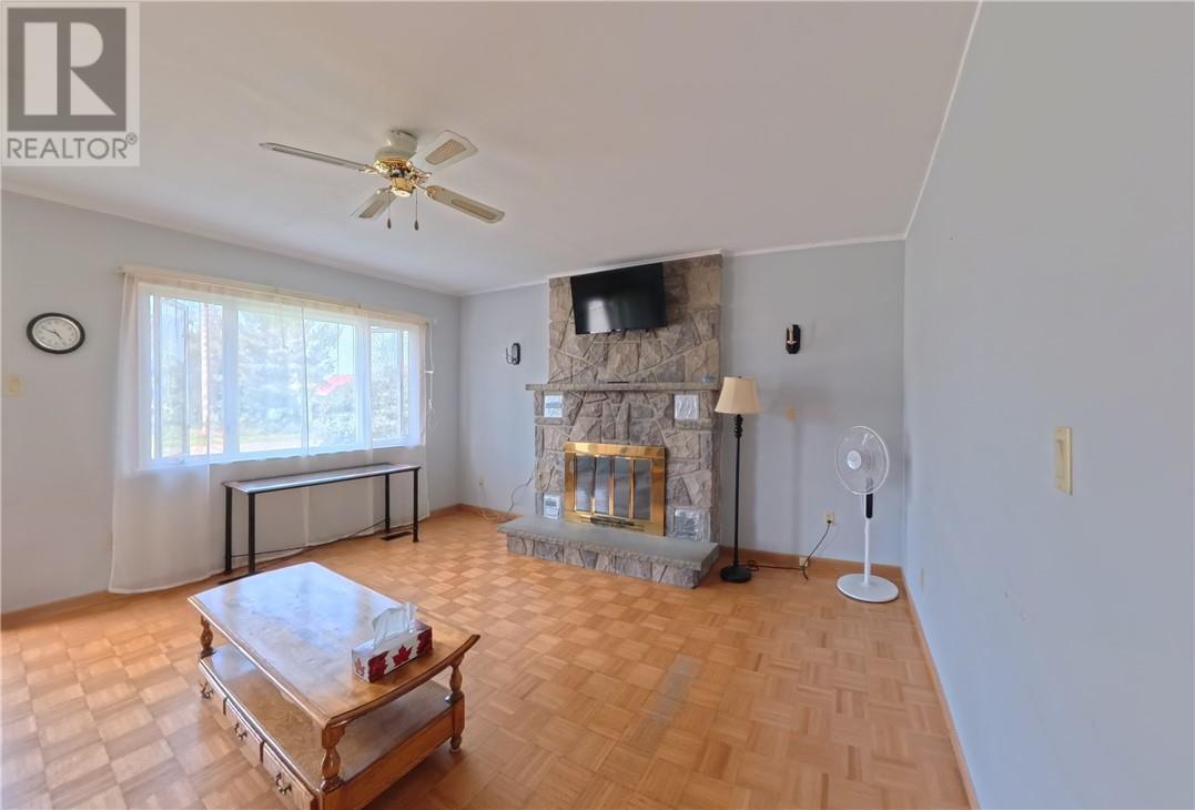 49 Wilson Street E