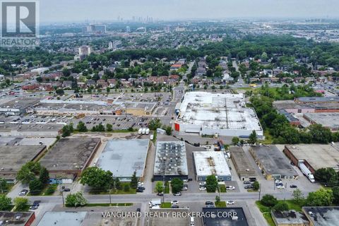 56-58 COLVILLE ROAD Toronto (Brookhaven-Amesbury) ON M6M2Y4