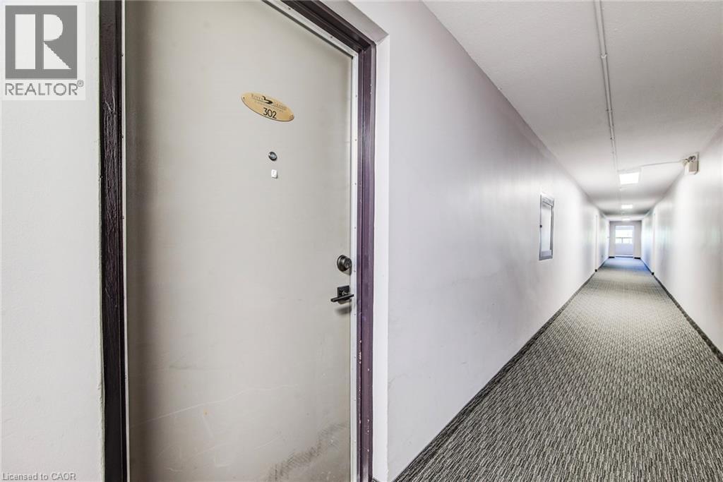 283 FAIRWAY Road N Unit# 302