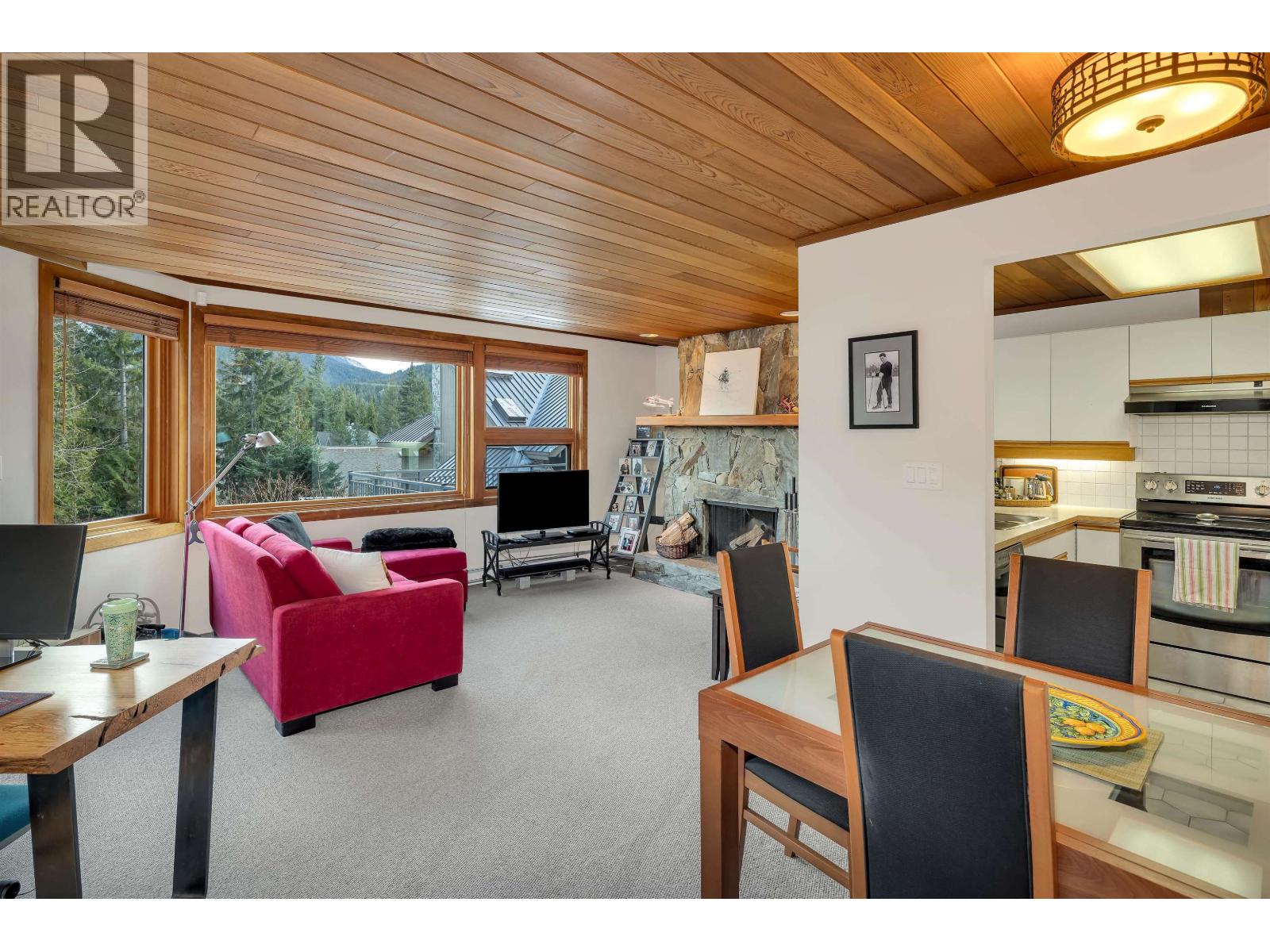 109 6117 EAGLE DRIVE