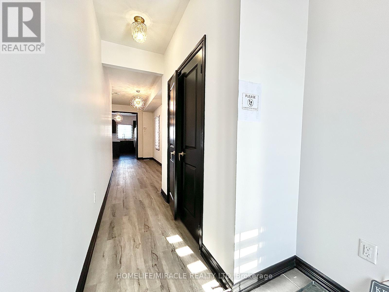 318 RIDLEY CRESCENT