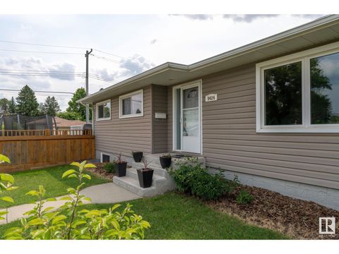 9424 58 ST NW Edmonton AB T6B1M2