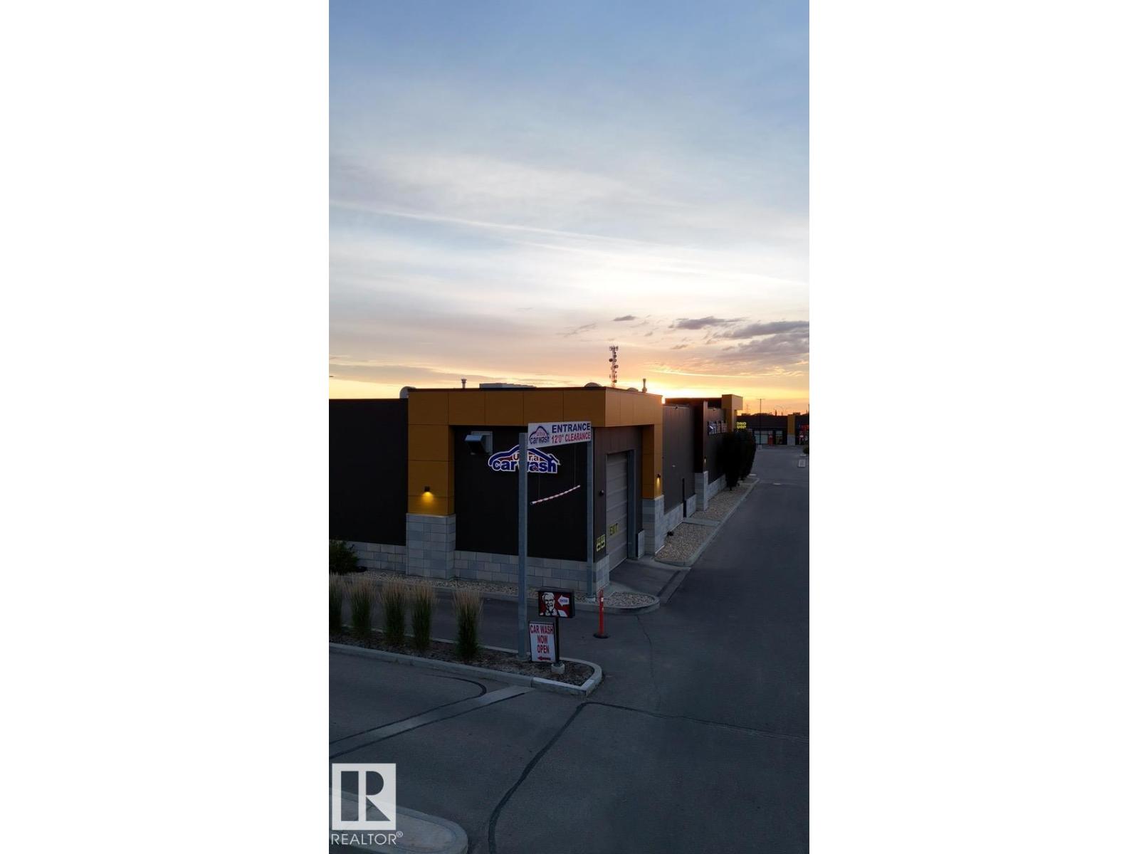 4381 167 AV NW