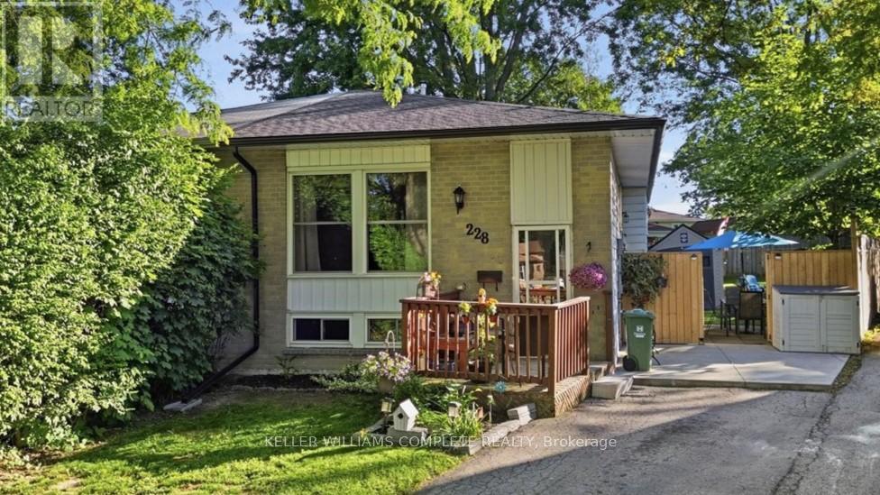 228 GOLDEN ORCHARD DRIVE