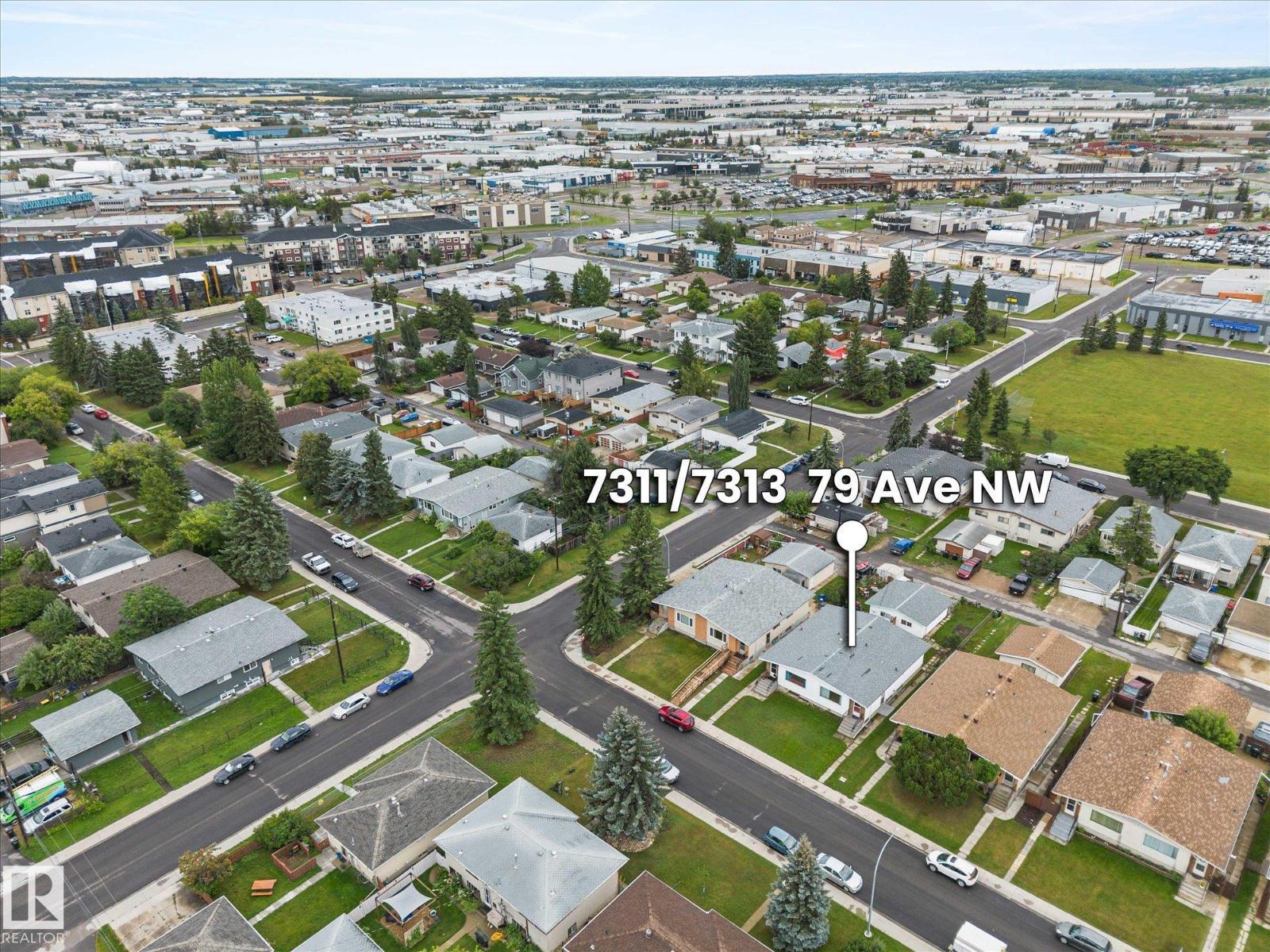 7311/7313 79 AV NW