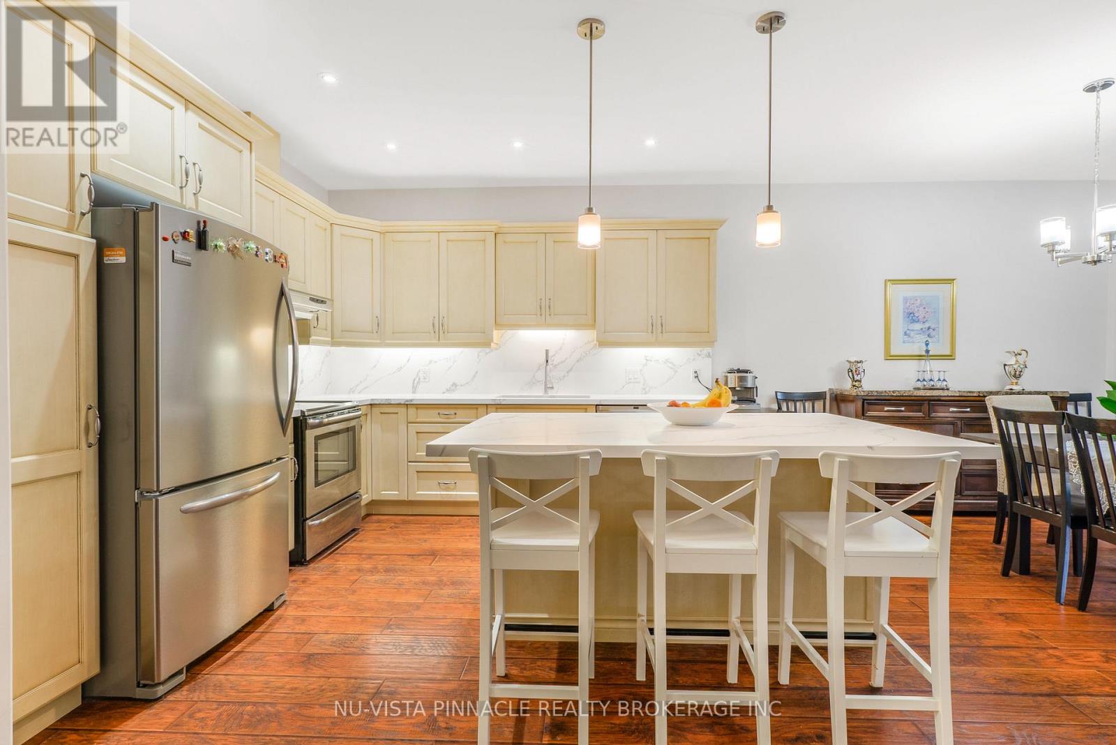 10 - 19 HILLSIDE DRIVE E
