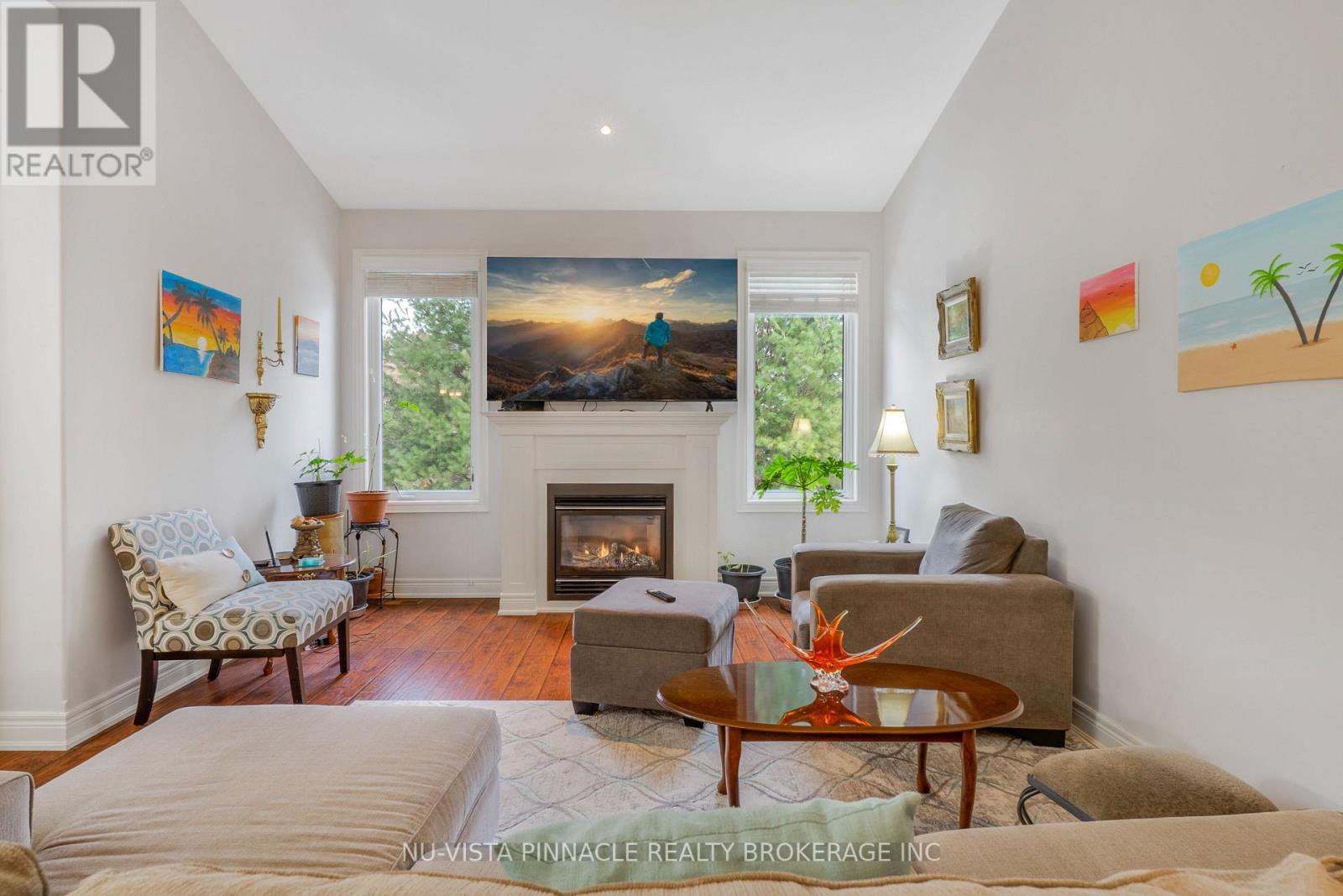 10 - 19 HILLSIDE DRIVE E