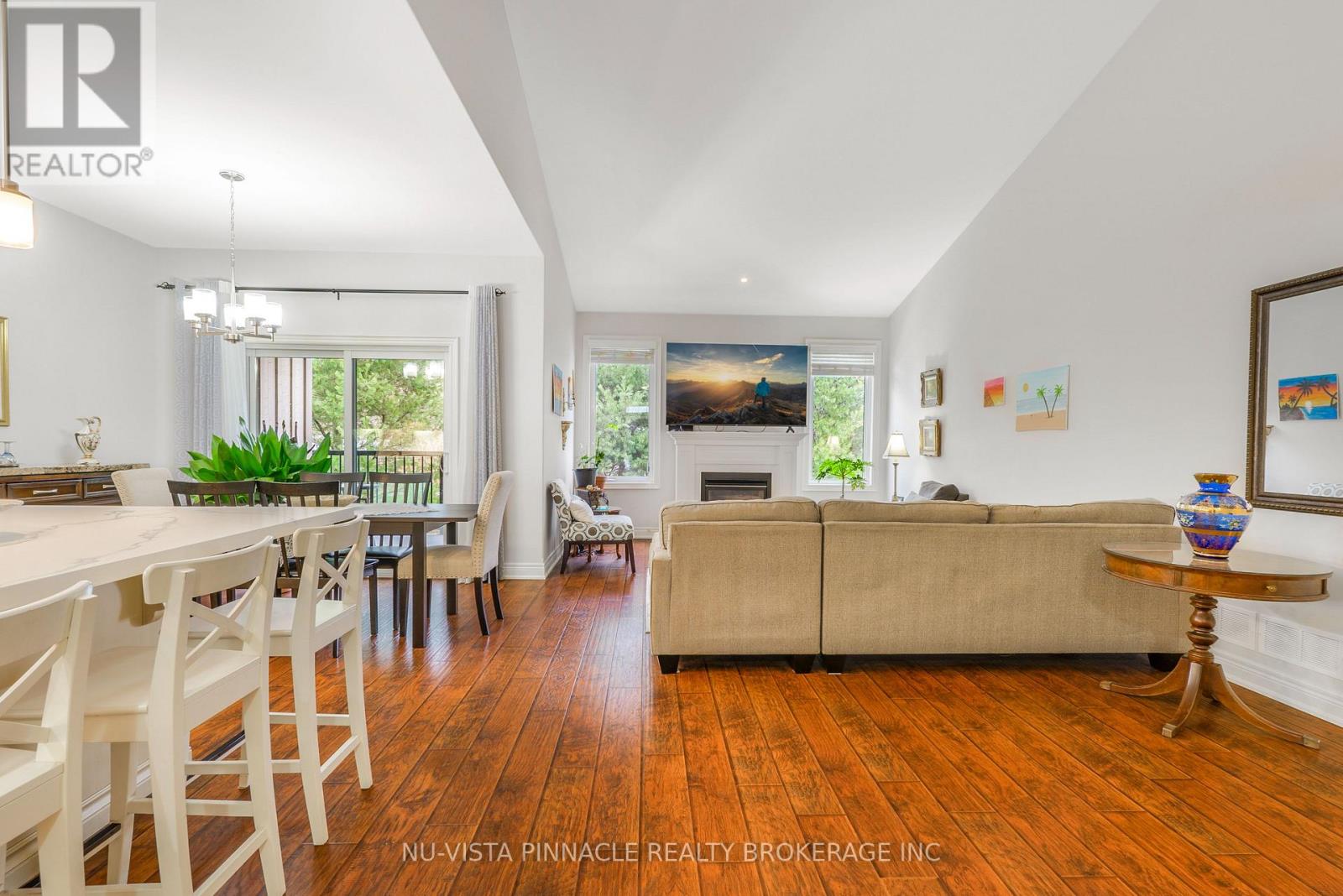 10 - 19 HILLSIDE DRIVE E