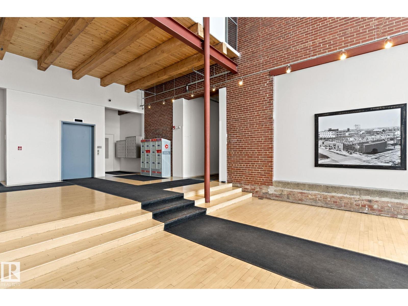 #213 10309 107 ST NW