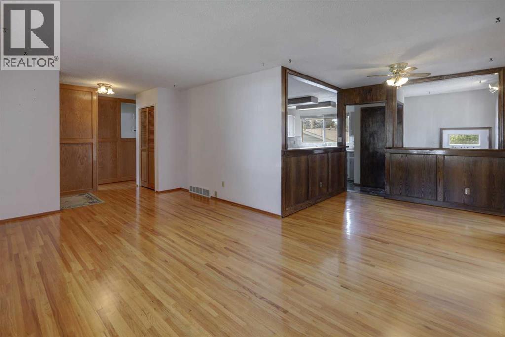 255 Huntcroft Road NE