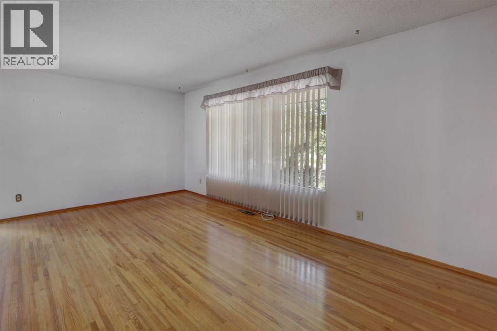 255 Huntcroft Road NE
