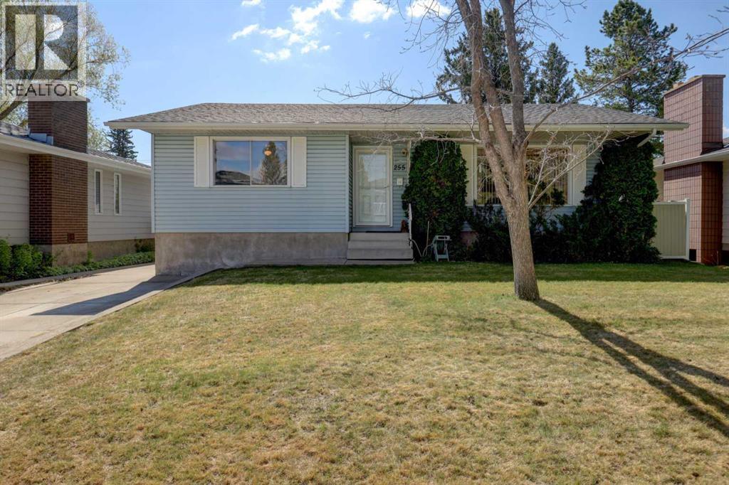 255 Huntcroft Road NE