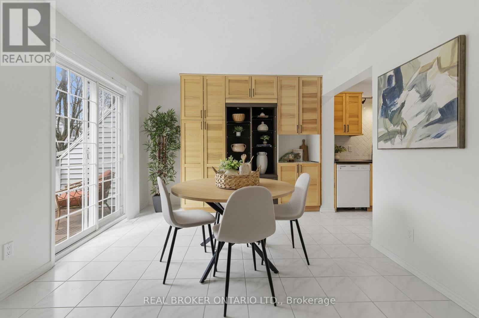 36 CASTLEGREEN PRIVATE