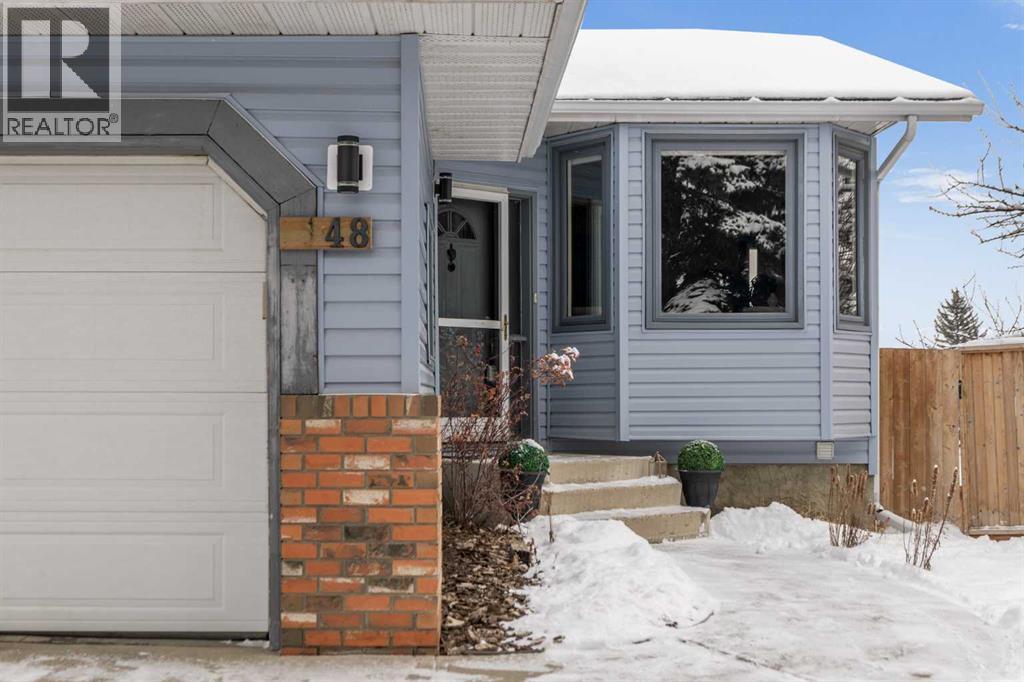 48 Rivergreen Crescent SE