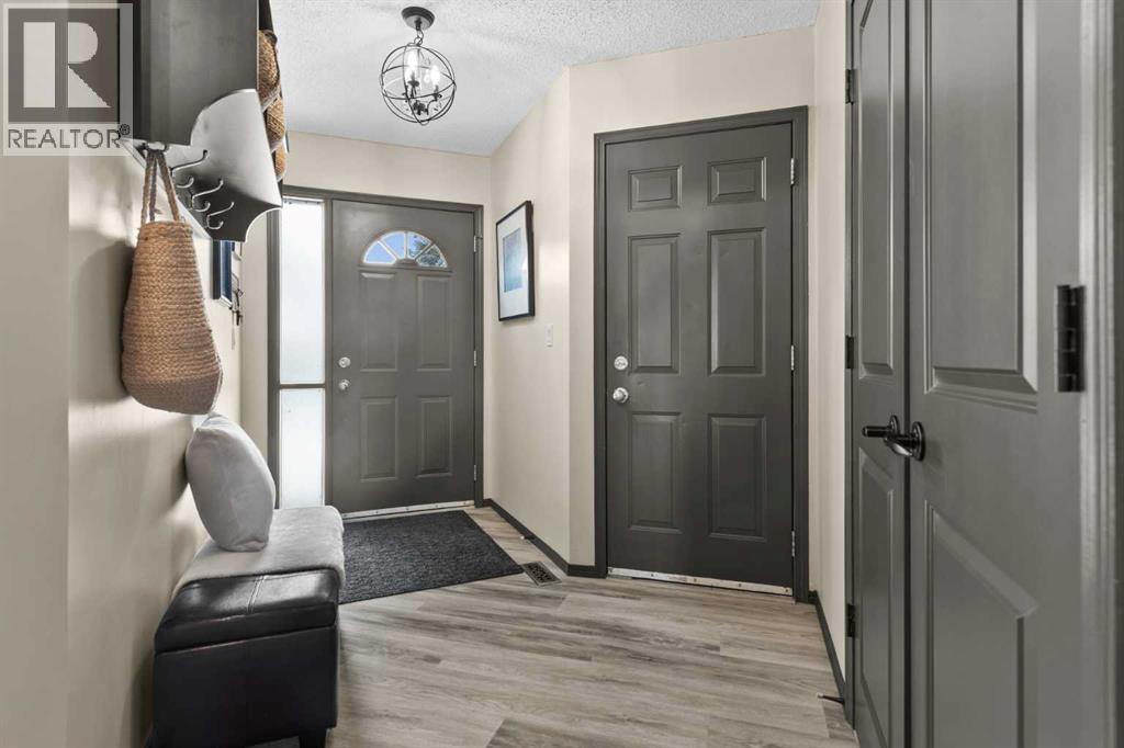 48 Rivergreen Crescent SE