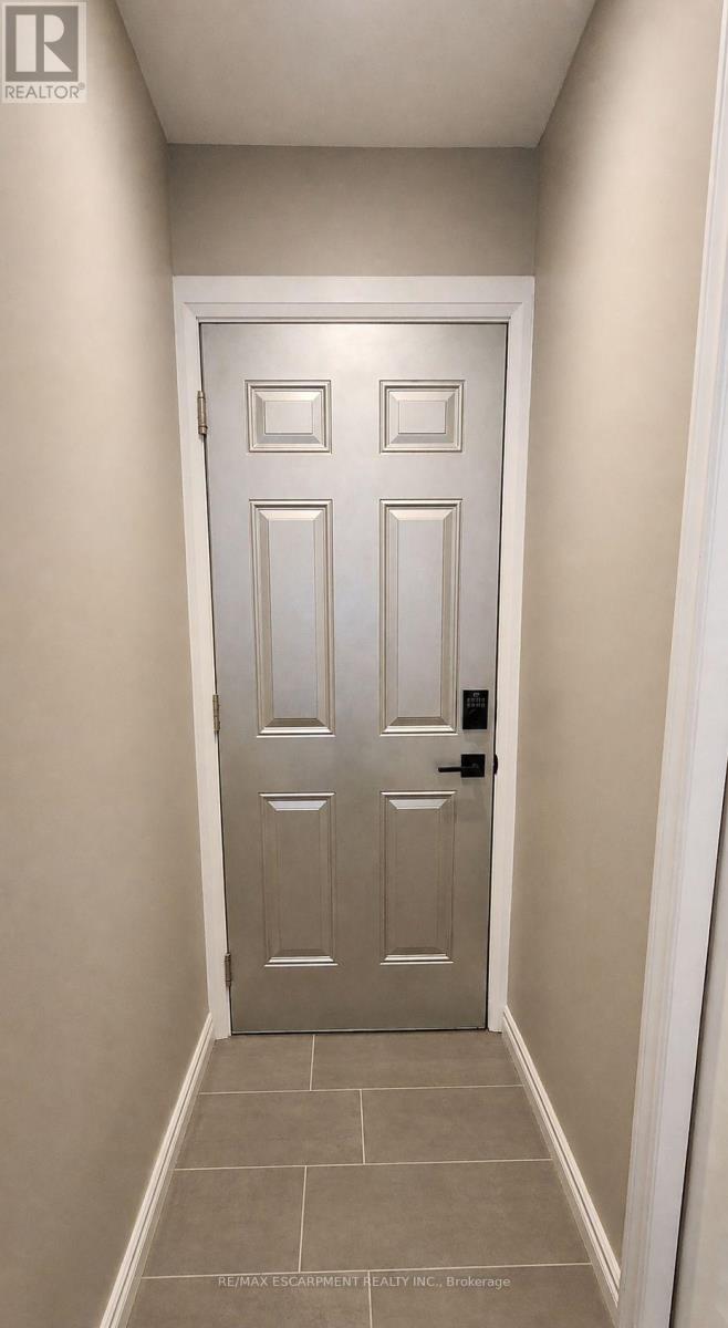 LOWER - 7 BRIER CRESCENT